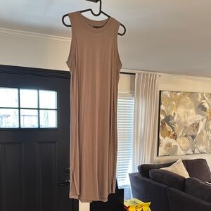 Tahari Brown Sheath Midi Dress with Halter Neckline for Casual Occasions